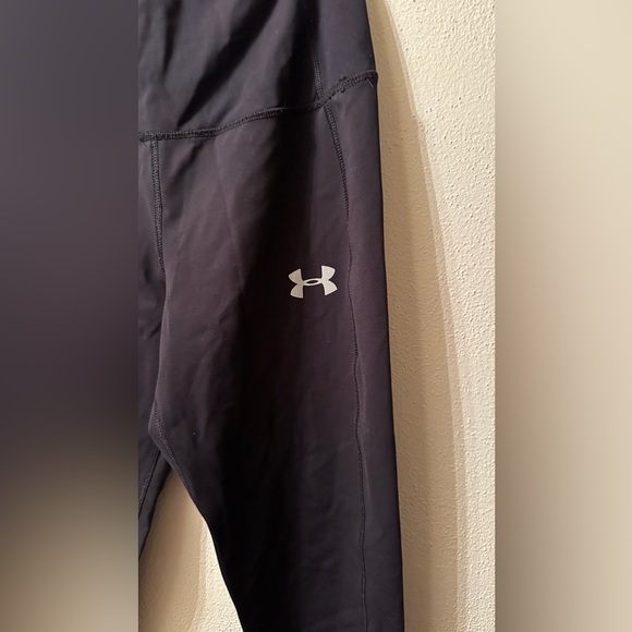 UA UNDER ARMOUR Leggings EUC LIKE NEW Medium - Picture 4 of 10